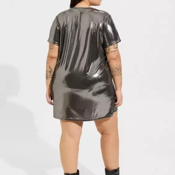 Torrid NWOT Mini Liquid Shine Relaxed T-Shirt Dress- Size 2X - Picture 4 of 7